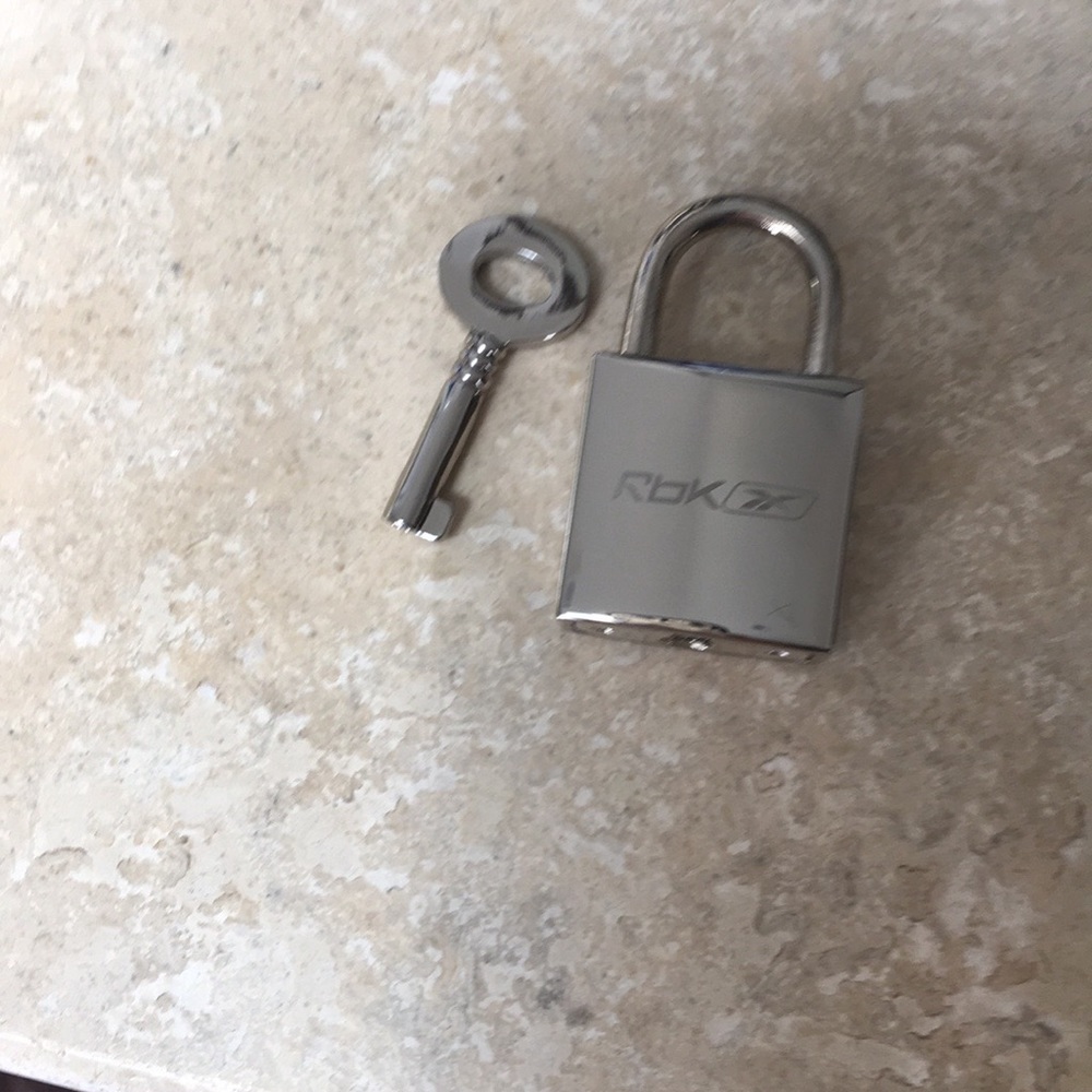 ❤️ 5 for $25 Brand new Reebok lock and key